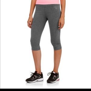 Danskin Now Fitted Women’s Activewear capris